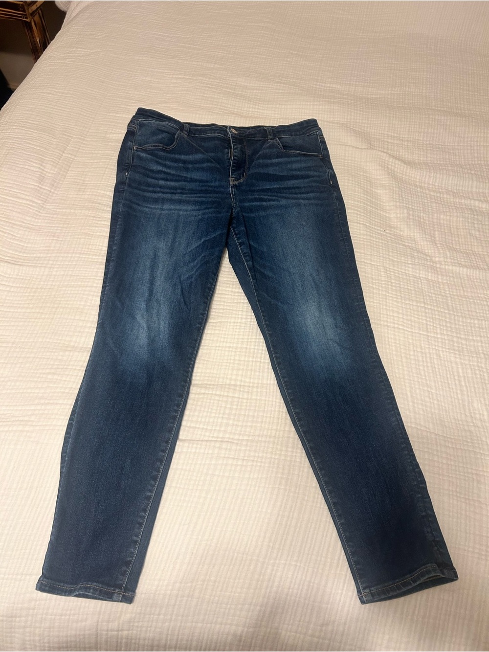 American Eagle Dark Wash Blue Denim Jeans. Next level stretch, size 18